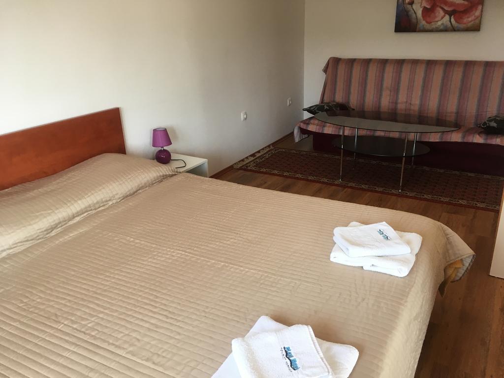 Apartments Lungomare Umag Bagian luar foto